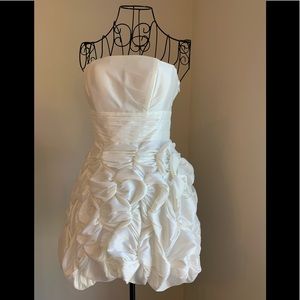 🆕 Romeo & Juliet Couture White Dress